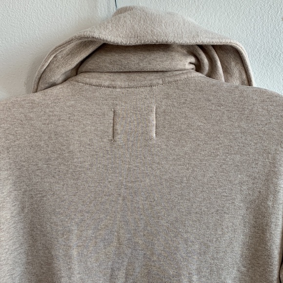 UGG Duffield II Fleece Robe in Oatmeal Heather Color - Picture 4 of 10